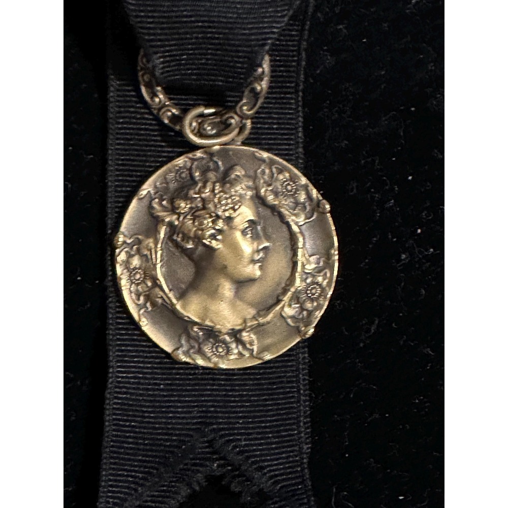 Art Nouveau Watch Fob Medallion Lady Profile - Picture 3 of 5